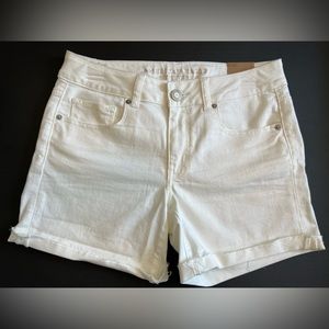 American eagle white shorts